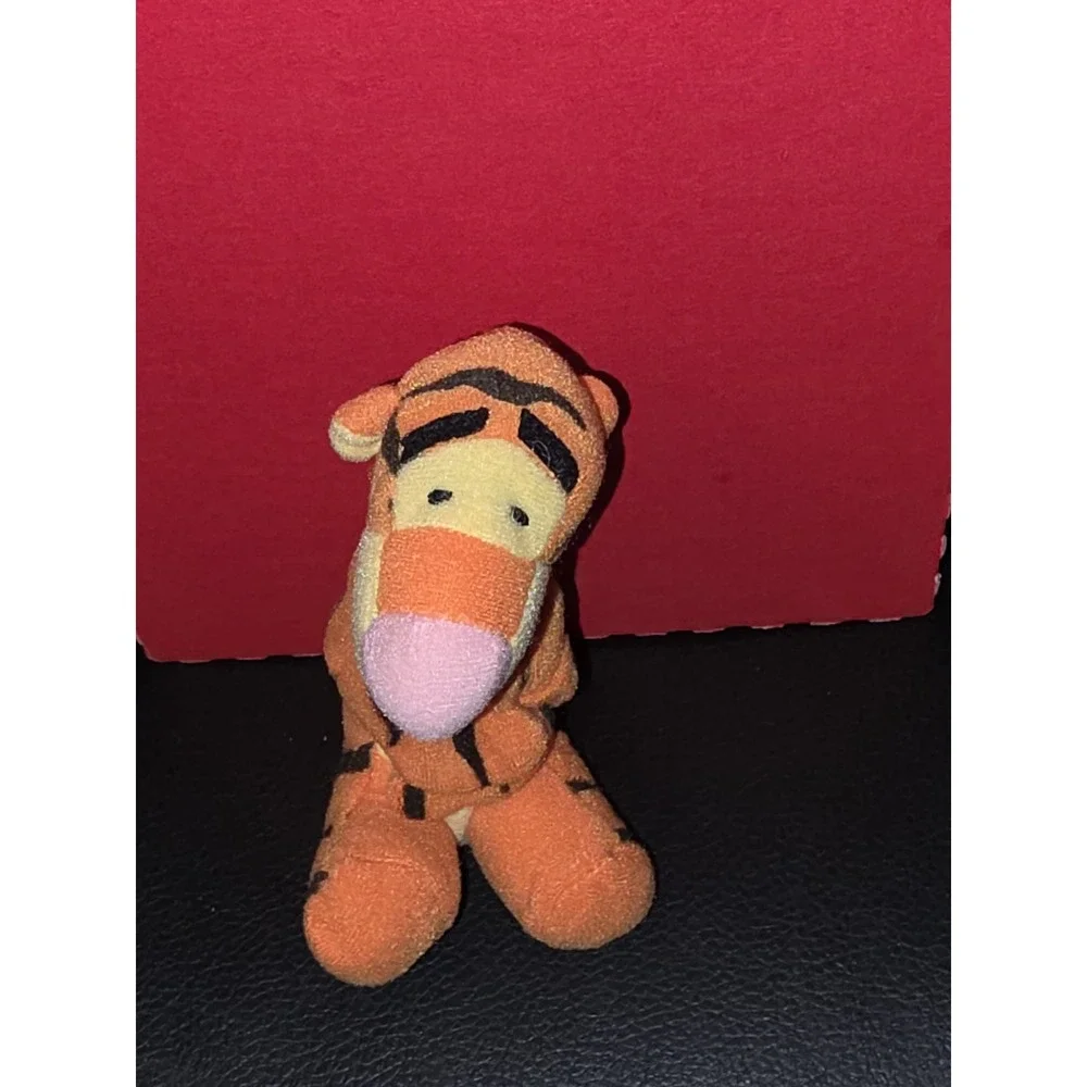 McDonalds 1998 Winnie The Pooh Happy Meal Plush Tigger